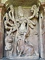 アイホーレ、ドゥルガ寺の浮彫「水牛の魔神を殺すドゥルガー」