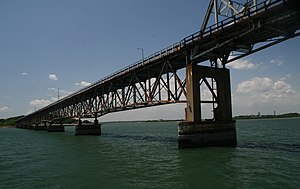 Long Island Bridge (2), мамыр 2009.jpg