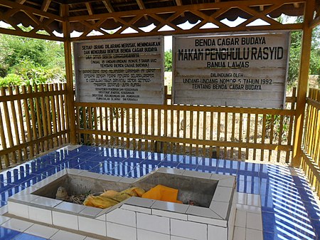 Makam Penghulu Rasyid (2).jpg