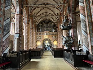 Marienkirche Bergen Interieur.jpg