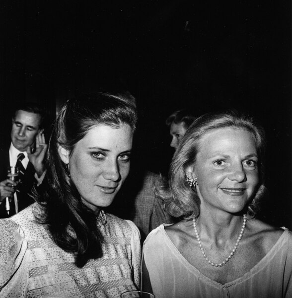 File:Mary Lou and her mom how lovely and Martins dad is in the back ground listening NYC 1970s 500cm.tif