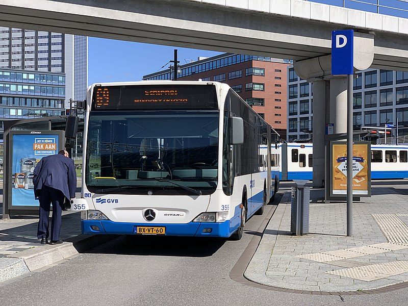 File:Mercedes bus GVB, lijn 69 op station Sloterdijk.JPG