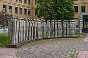 Kreiswehrersatzamt Freiburg mit Skulptur von Rainer Stiefvater, Metamorphose, 1987, seit 2014 Bundesanstalt für Immobilienaufgaben, Direktion Freiburg