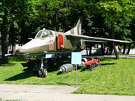 Mig–27: Típusváltozatok, Jegyzetek, Források