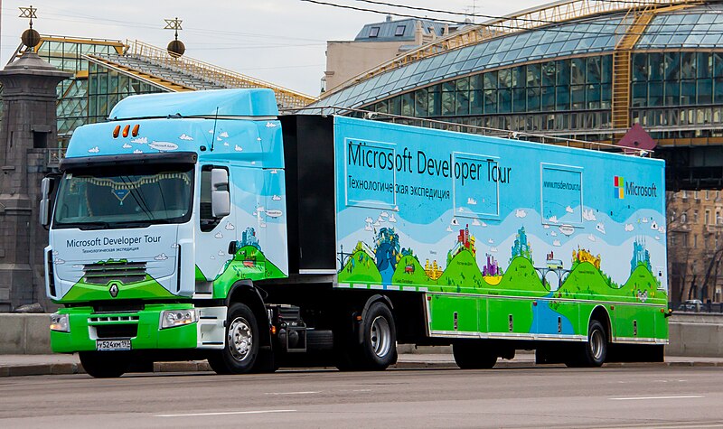 File:Microsoft Developer Tour ad truck in Russia 20150318.jpg