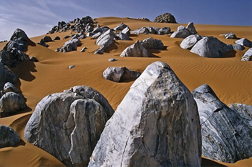 Naturschutzgebiet Aïr und Ténéré: Blaue Steine (UNESCO-Weltnaturerbe in Niger). Montagnes Bleus