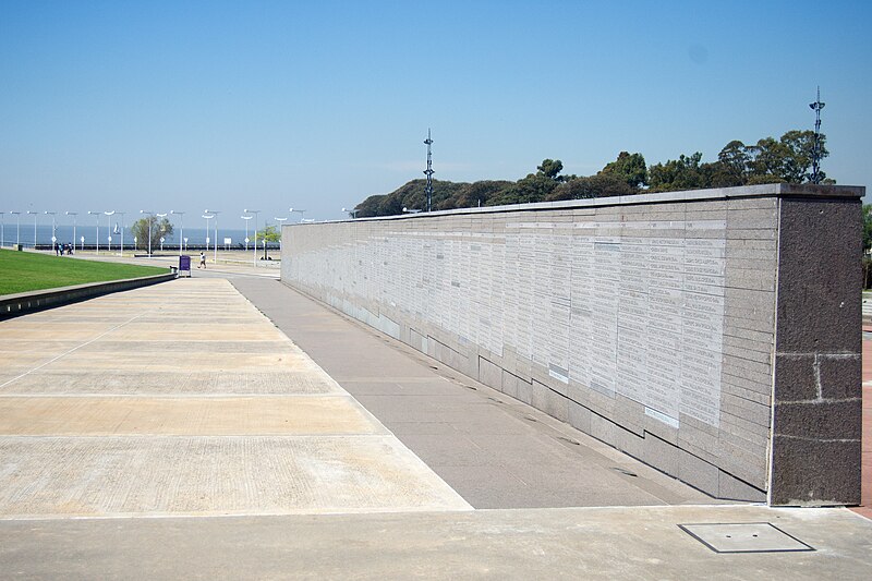 File:Monumento a las Víctimas del Terrorismo de Estado 2.jpg