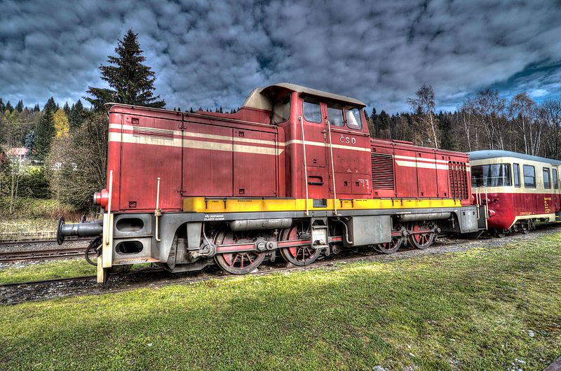 File:Motorová ozubnicová lokomotiva T426.0.jpg