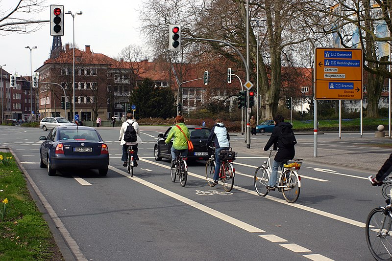 File:Muenster Fahrradschleuse 4292.jpg