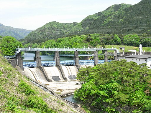 中岩ダム（なかいわだむ）