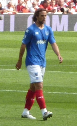 Kranjčar playing for Portsmouth in 2009