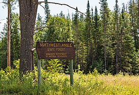 Northwest Angle Hutan Negara, Minnesota (37352541951).jpg