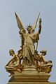 Statue sur l'opera Garnier