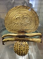 Ornamental disc-type fibula, Cerveteri, Regolini-Galassi tomb, 675-650 BC, gold, inv. 20552 - Museo Gregoriano Etrusco - Vatican Museums - DSC01184.jpg