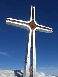 Aktuelles, im Juni 2013 aufgestelltes Kreuz