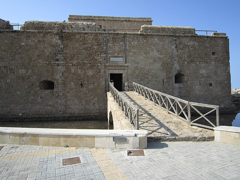 File:Paphos castle 3.JPG