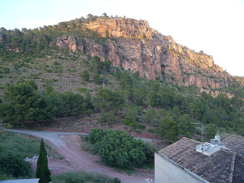 File:Penya Alí-Maimó vista des de la Casa de la Senyoria d'Olocau 09.jpg