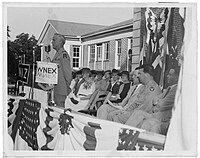 Courtney Hodges giving a speech, Perry, Georgia, 1945
