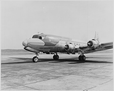 Tập_tin:Photograph_of_President_Truman's_airplane,_a_DC-6_called_"The_Independence,"_as_it_prepares_to_depart_Washington..._-_NARA_-_200294.jpg