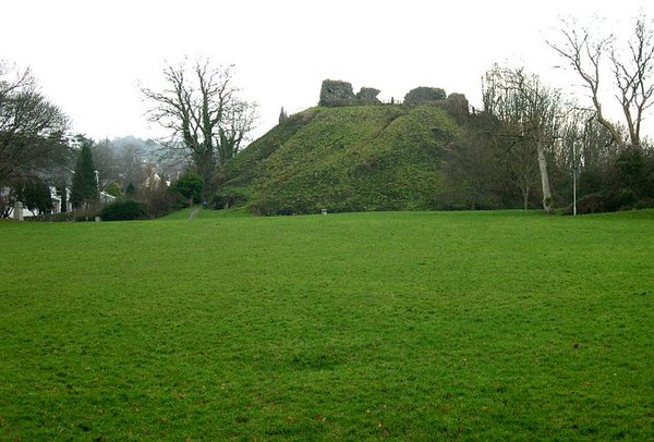 Plympton's motte and bailey castle