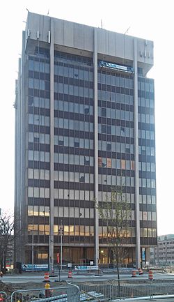Profesionální Plaza Tower Detroit MI.jpg