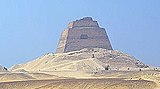 Pyramid of sneferu Meidum 01.jpg