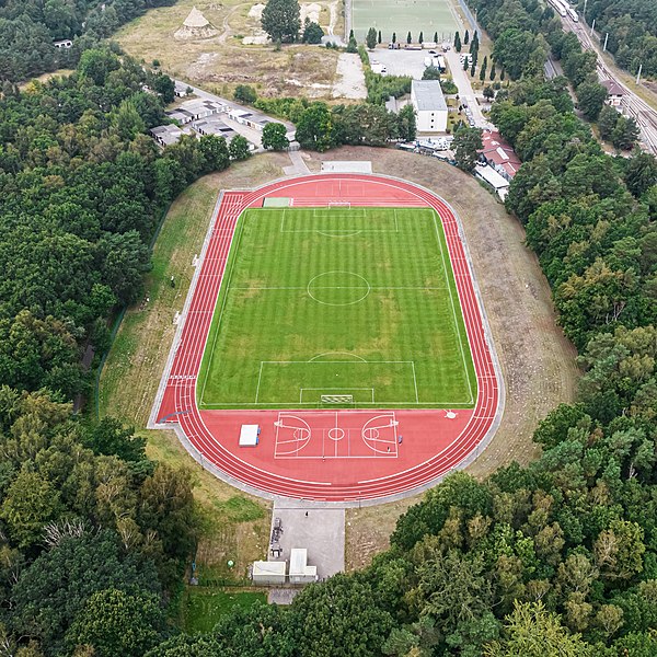 File:Rügen asv2022-08 img43 Binz Luftbild Stadion.jpg