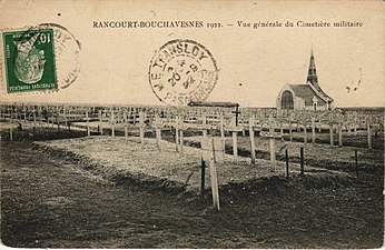 Carte postale de la nécropole et de la chapelle en 1922.