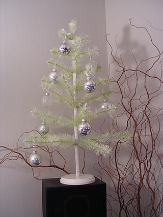 <span class="mw-page-title-main">Feather Christmas tree</span>