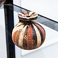 Round aryballos type football - vertical polychrome segments - München AS 295 - 01