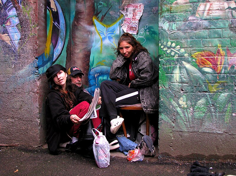 File:Roxanne, Dave, and Michelle Smoking Crack in Alley.jpg