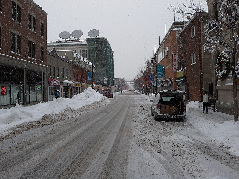 File:Rue Sainte-Catherine Est (vers l'est) - panoramio.jpg