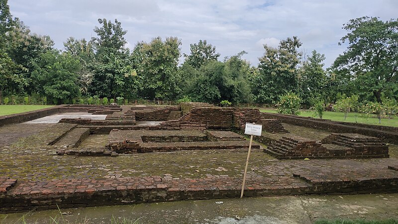 File:Ruins of ancient site in Goalpara.jpg