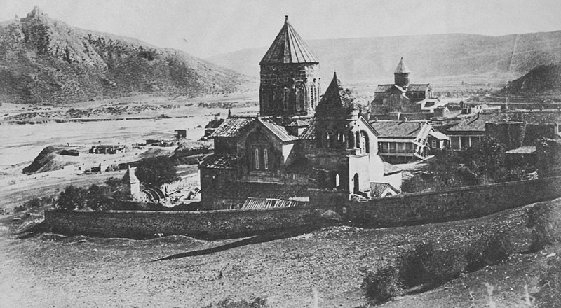 File:Russischer Photograph - Mzchet, alte Hauptstadt Georgiens und ursprünglicher Sitz des georgischen Patriarchen (Katholikos) (Zeno Fotografie).jpg