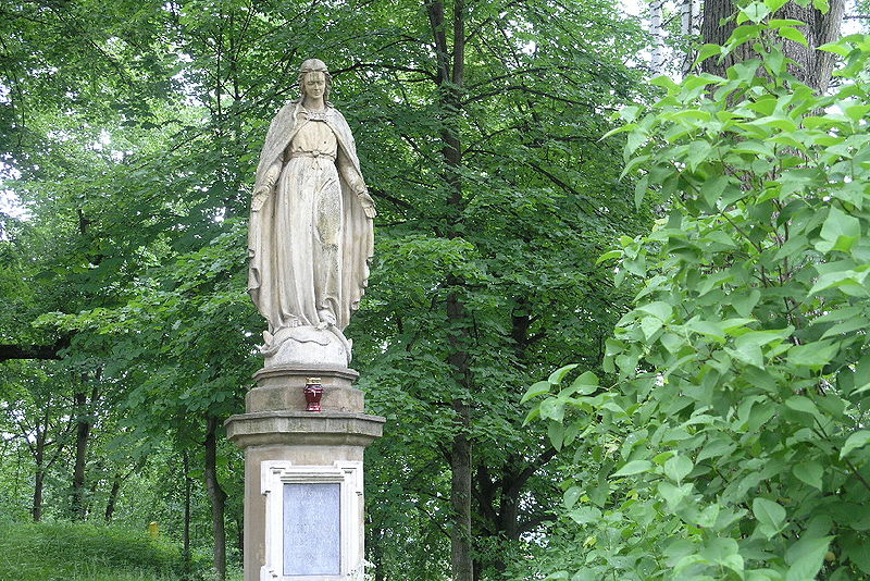 File:Rzeźba Maryi w Tyńcu.JPG