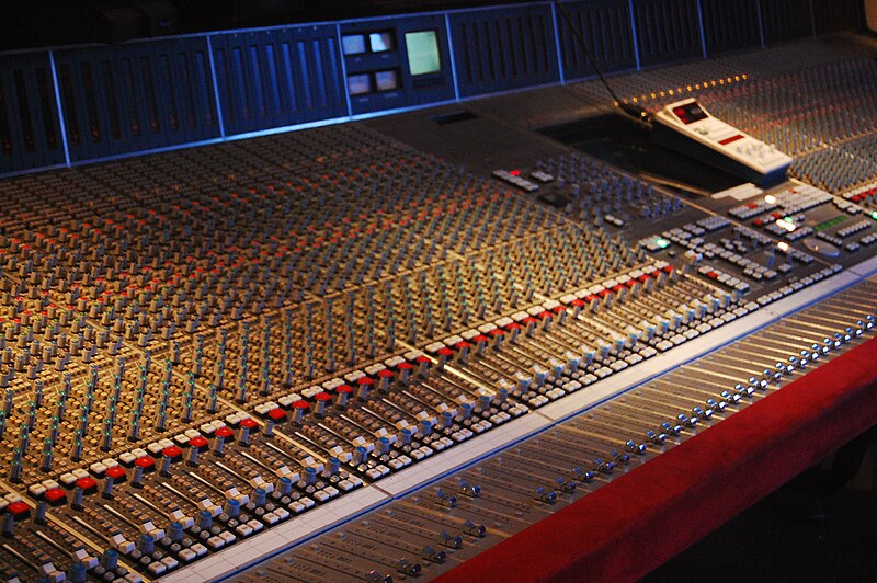 Mixing console - Wikipedia