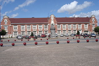 <span class="mw-page-title-main">Sallaumines</span> Commune in Hauts-de-France, France