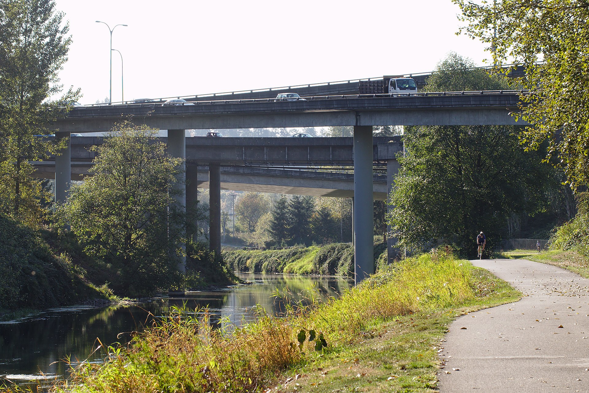 Sammamish River Trail at I-405 2016-09-30.jpg