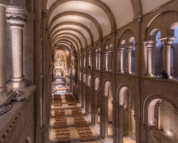 File:Santiago Compostela Cathedral 2023 - Main Nave Upper shot.jpg