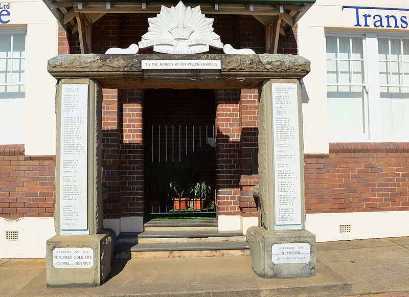 File:Scone Barwick House War Memorial.JPG