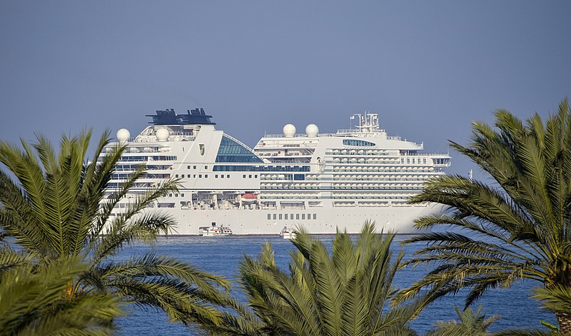 File:Seabourn Ovation surrounded by palm trees.jpg