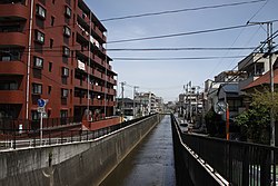 寺前橋付近の白子川