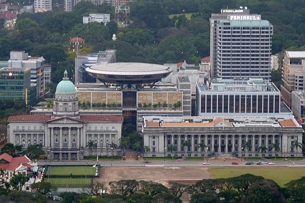 Aerial view of the old Supreme Court building (foreground left), new Supreme Court building (middle) and City Hall (foreground right).