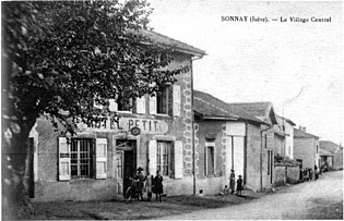 Sonnay, le village central, 1910, p247 de L'Isère les 533 communes - cliché G D.jpg