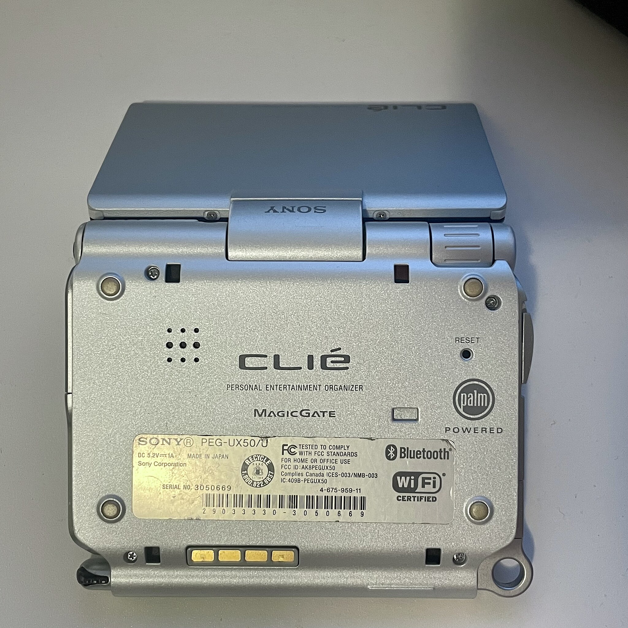 File:Sony Clie UX-50 - Underside.jpg - Wikipedia