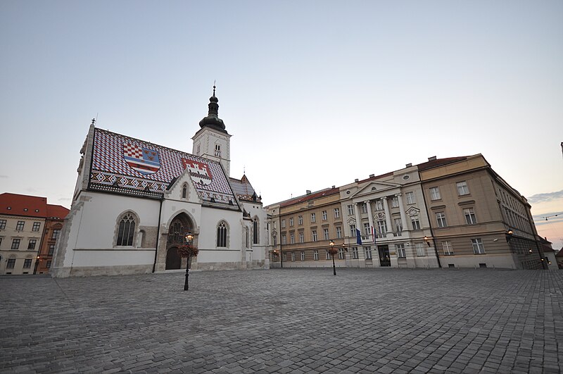 File:St. Mark´s square (13024097404).jpg