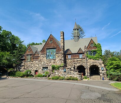 How to get to St. Mary's in Tuxedo with public transit - About the place