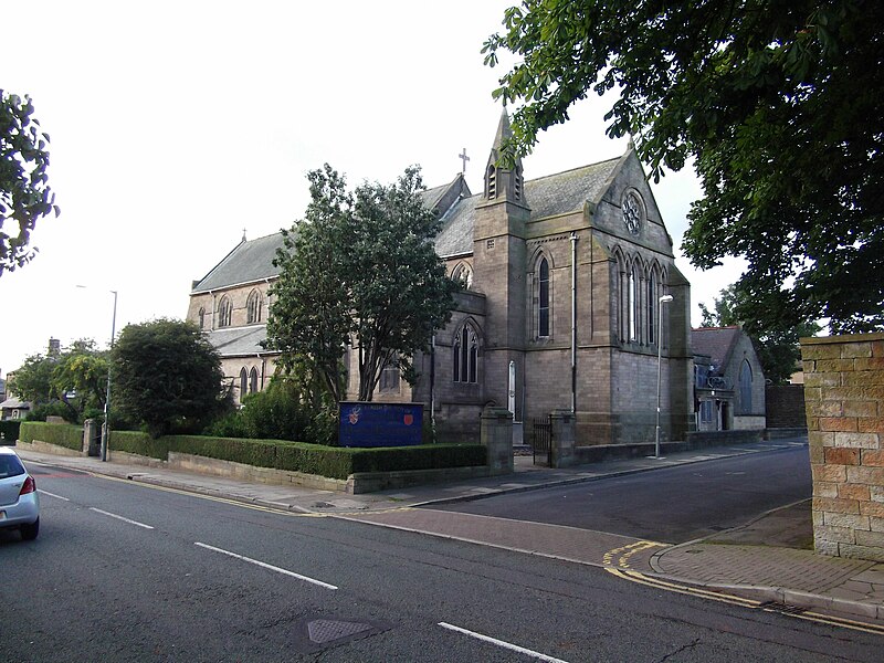 File:St Matthew's Church, Burnley 01.jpg