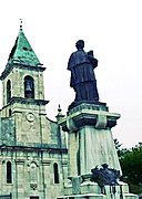 Statua del Cardinale Giovanni Battista De Luca Venosa.jpg