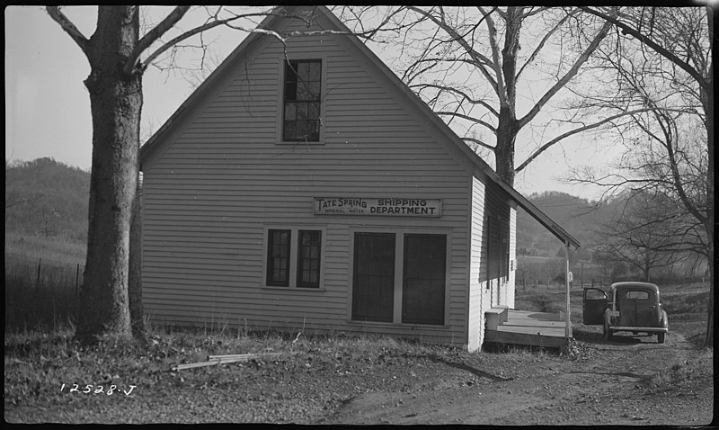 File:Tate Spring shipping room - NARA - 281361.jpg